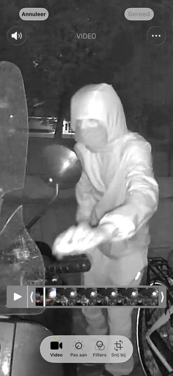 Daders gezocht: Scooter diefstal DJJD Cashmere