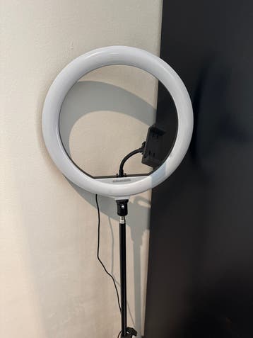 Grundig Ringlamp met statief, 140 cm hoog