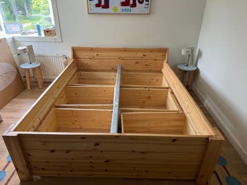 Houten bed met lades - gratis