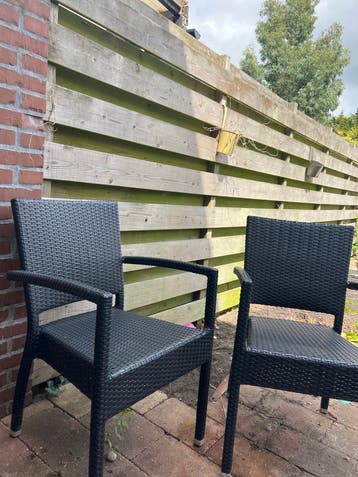 Twee stoelen gratis