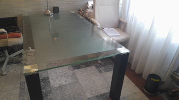 Glazen tafel 180 x 100 x 73 en mooie beige bureaustoel