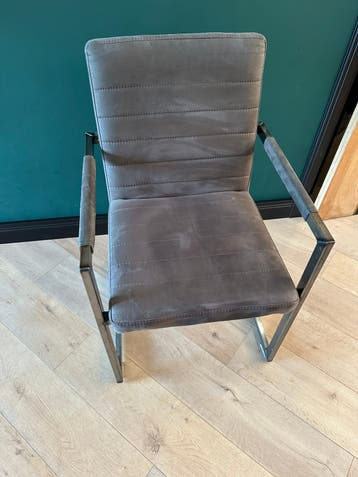 Gratis eetkamerstoelen