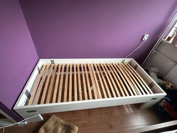 Moet vandaag weg! Eenpersoonsbed met lattenbodem en matras