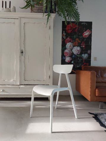 Witte kunststof eetkamerstoel - GRATIS