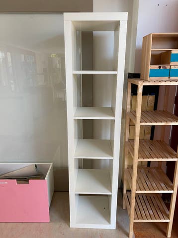 Witte vakken kast gratis op te halen