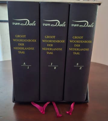 Van Dale Groot Woordenboek der Nederlandse Taal (3 delen)