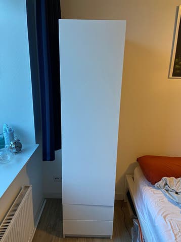 Kast | gratis | 2 grote lades | 4 planken | extra diep!