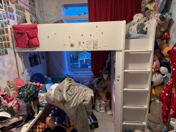 Hoogslaper met bureau - Ideaal voor kleine kamers