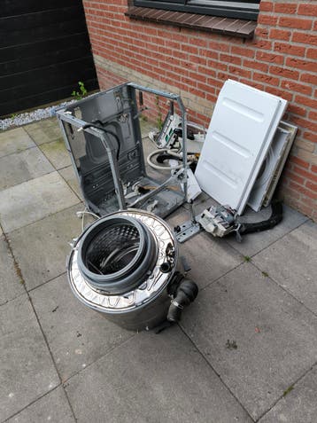 Oud ijzer - Onderdelen wasmachine - +/- 100 kg