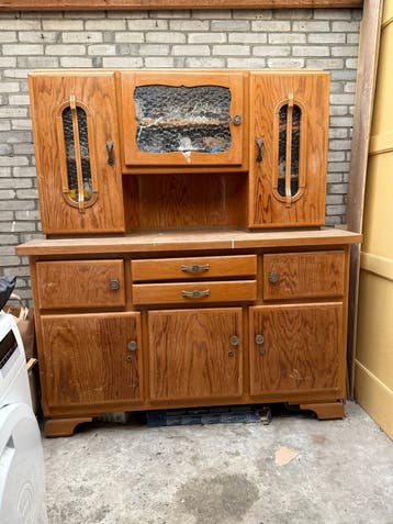Vintage eiken dressoir met vitrinekast
