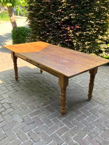 Tafel grenenhout