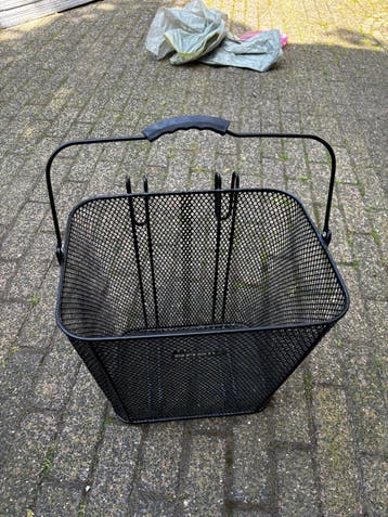 Basil fietsmand - Zwart, zo goed als nieuw