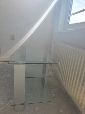 Bijzet / TV tafel van glas en metaal - 40x60x40 cm