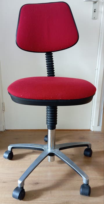 Rode bureaustoel met wielen
