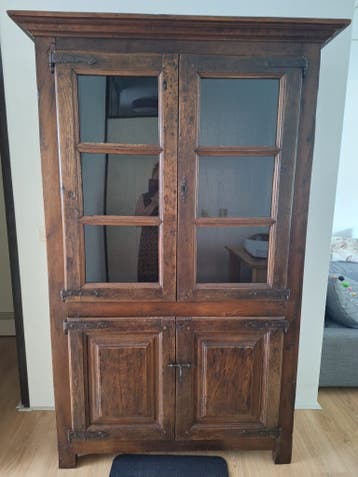 Gratis antieke eikenhouten vitrinekast