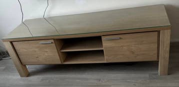 Gratis tv-meubel af te halen.