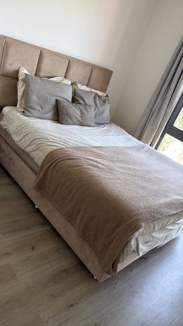Gratis ophalen: Comfortabel tweepersoonsbed met hoofdbord