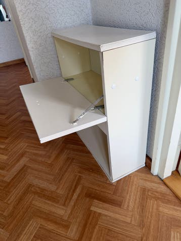 Schoenenkastje met klep en opbergvak