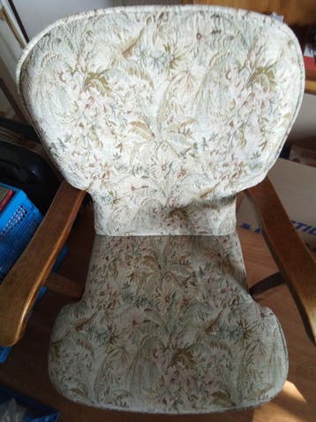 Twee gelijke stoelen