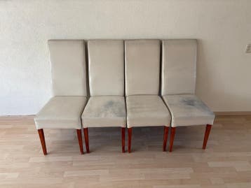 Vier eetkamer stoelen GRATIS AF TE HALEN