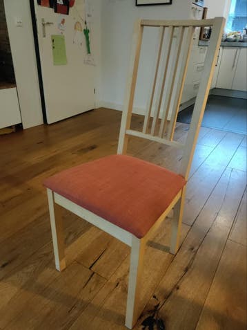 4 houten stoelen