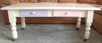 *** SALONTAFEL*** Met 2 ruime lades