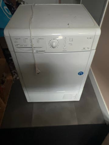 Indesit wasdroger - gratis op te halen (maakt raar geluid)