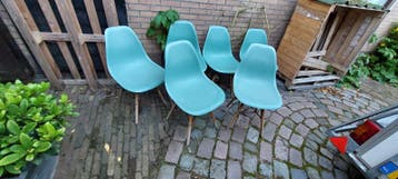6 stoelen gratis af te halen