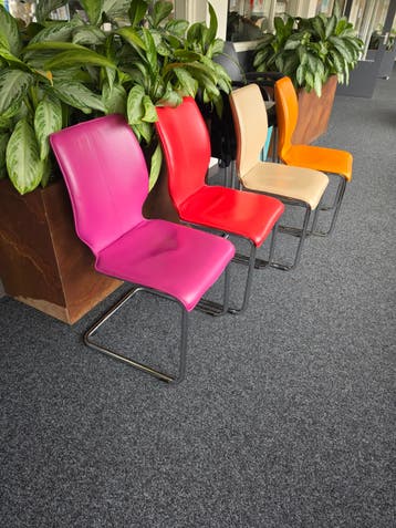 Set van 4 kleurrijke stoelen - Gebruikt