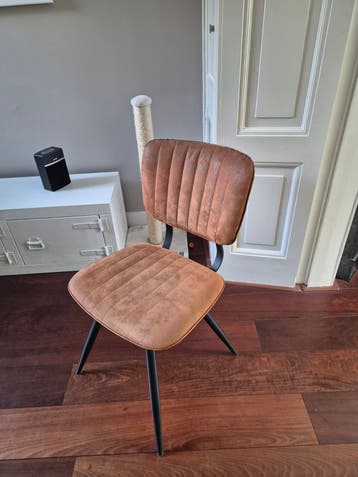 Gratis ophalen: één eetkamer stoel