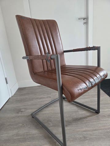 3 eetkamerstoelen GRATIS