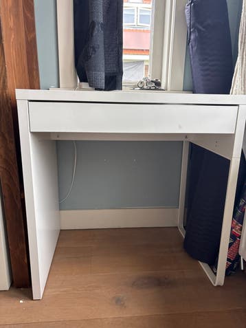 Ikea bureau wit 50x73x75cm met lade