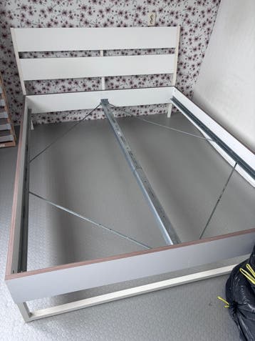 Ikea twee persoons bedframe. GRATIS af te halen