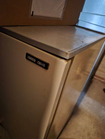 Genuine leather sofa , mini fridge and bicycle for 5 euros