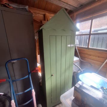 Gratis kinder kledingkast strandhuisje