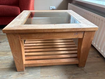 Teakhouten salontafel 70x70 cm met glasplaat