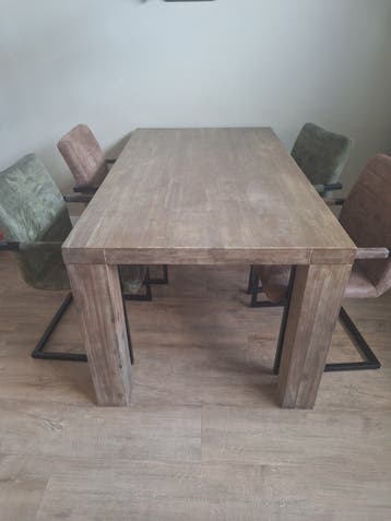 Stevige eettafel 160x90cm - gratis af te halen