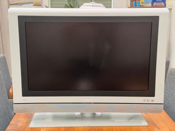 Philips 32 inch LCD TV met Ambilight en afstandsbediening