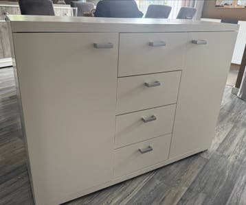 𝐌𝐎𝐄𝐓 𝐍𝐔 𝐖𝐄𝐆!dressoir  120x40x92 cm