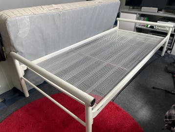 Bed of logeerbed