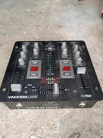 Behringer VMX100USB