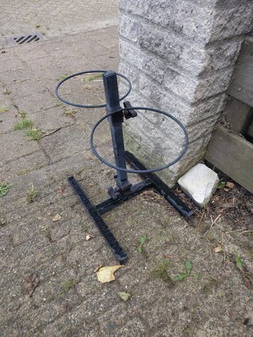Hondenbak houder gratis