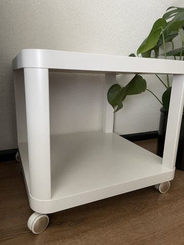 IKEA TINGBY Bijzettafel wit// white side table IKEA