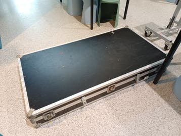 Flight case groot plat formaat ophalen uit Assen