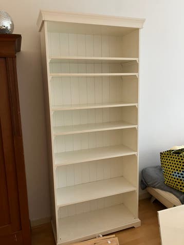 Witte Ikea kast gratis ophalen