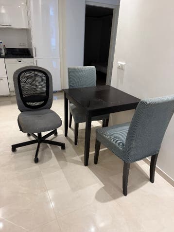 Gratis Tafel, Stoelen en Bed (Amersfoort)