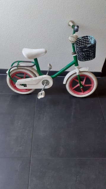 Kinderfietsje zie omschrijving