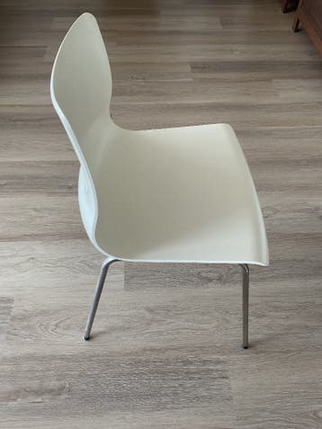 Gratis witte IKEA stoel