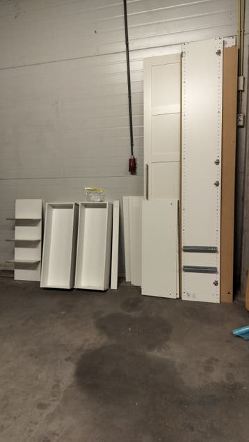 IKEA PAX Kast - 2.36m hoog, één deur ontbreekt.