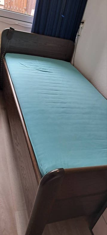 1 persoonsbed met elektrische lattenbodem